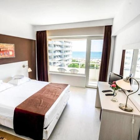 مامايا Hotel Ambasador المظهر الخارجي الصورة