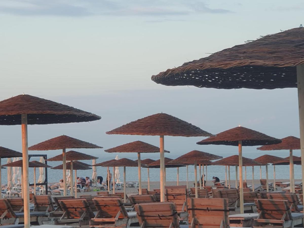 مامايا Hotel Ambasador المظهر الخارجي الصورة