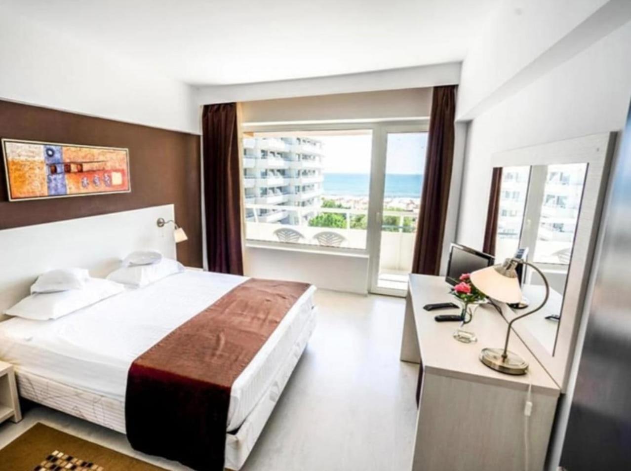 مامايا Hotel Ambasador المظهر الخارجي الصورة